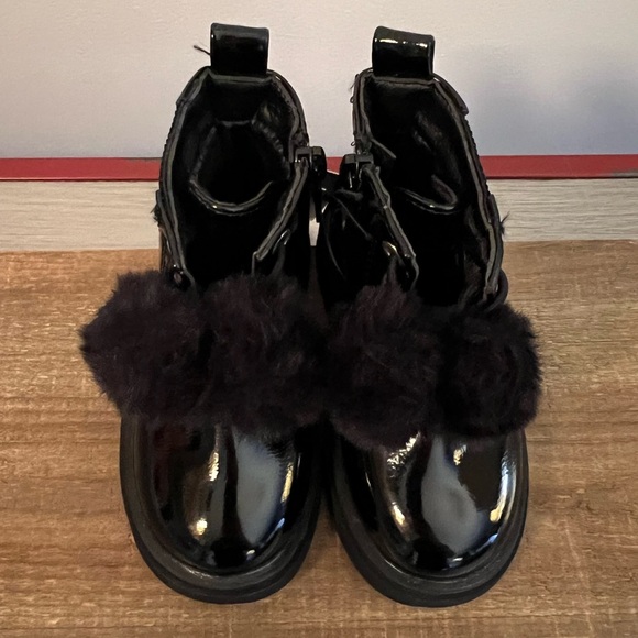 NWT Nicole Miller New York Black Pom Pom Girls Boots Size 5 - Picture 5 of 9